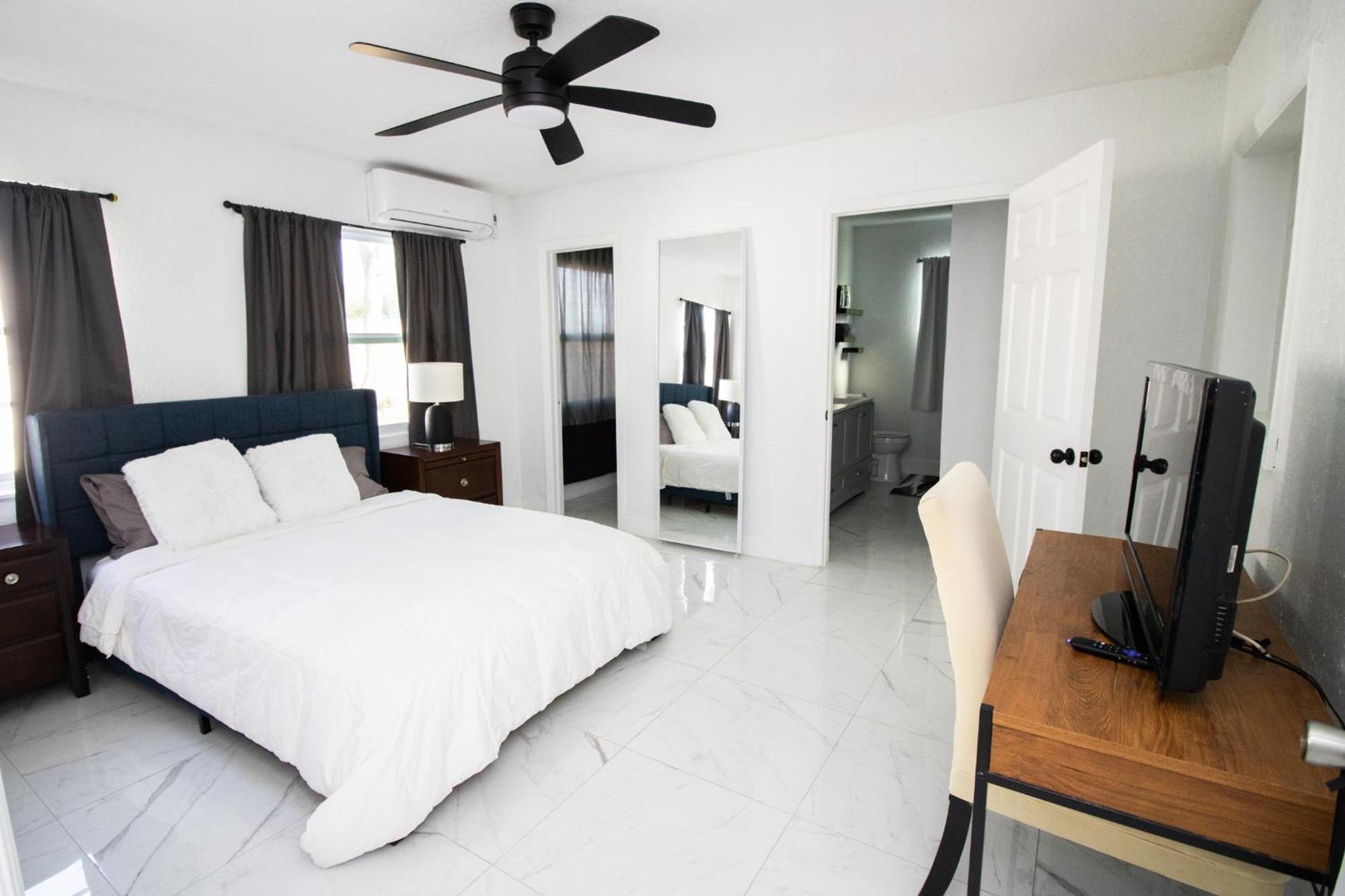 Shared Home - Close To The Beach Riviera Beach Exterior photo